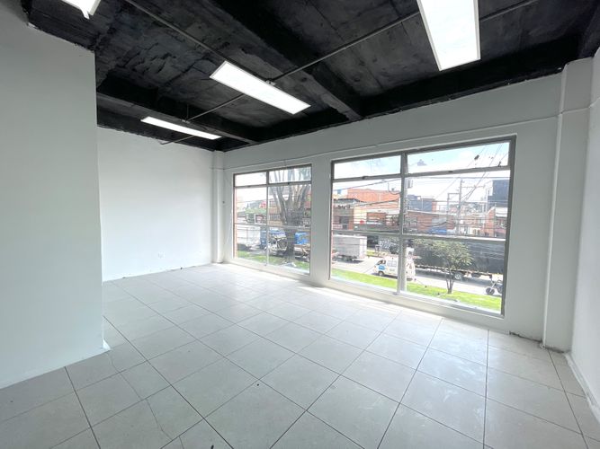Local en Arriendo en Alamos, Bogotá - Miniatura 2