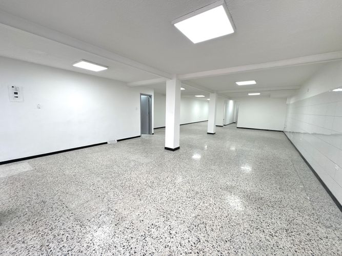 Local en Arriendo en Bavaria, Bogotá - Imagen 1
