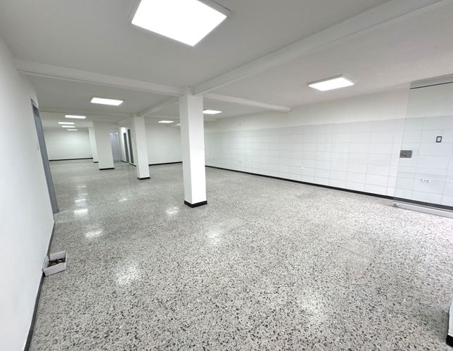 Local en Arriendo en Bavaria, Bogotá - Miniatura 2