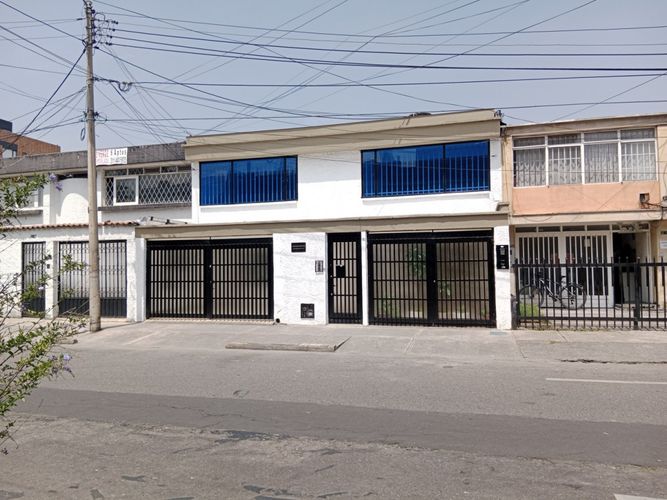 Oficina en arriendo en Belalcazar, Bogotá - Imagen 1