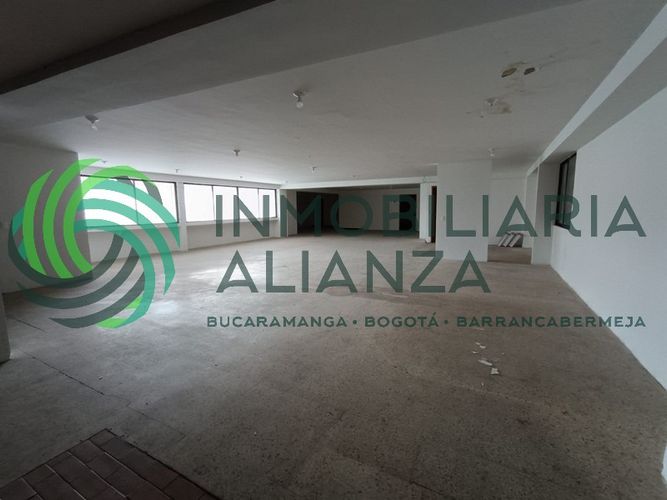 Edificio en arriendo en Centro, Bucaramanga - Miniatura 2