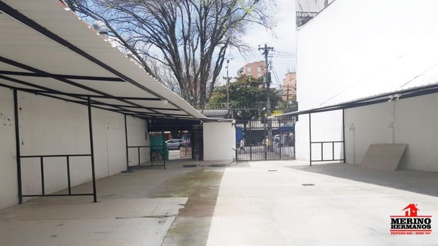 Parqueadero en Arriendo en Estadio, Medellín - Miniatura 4