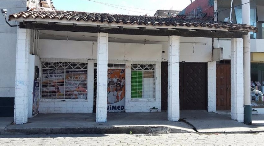 CASA EN VENTA EN EL CENTRO - PARA VIVIENDA O NEGOCIO