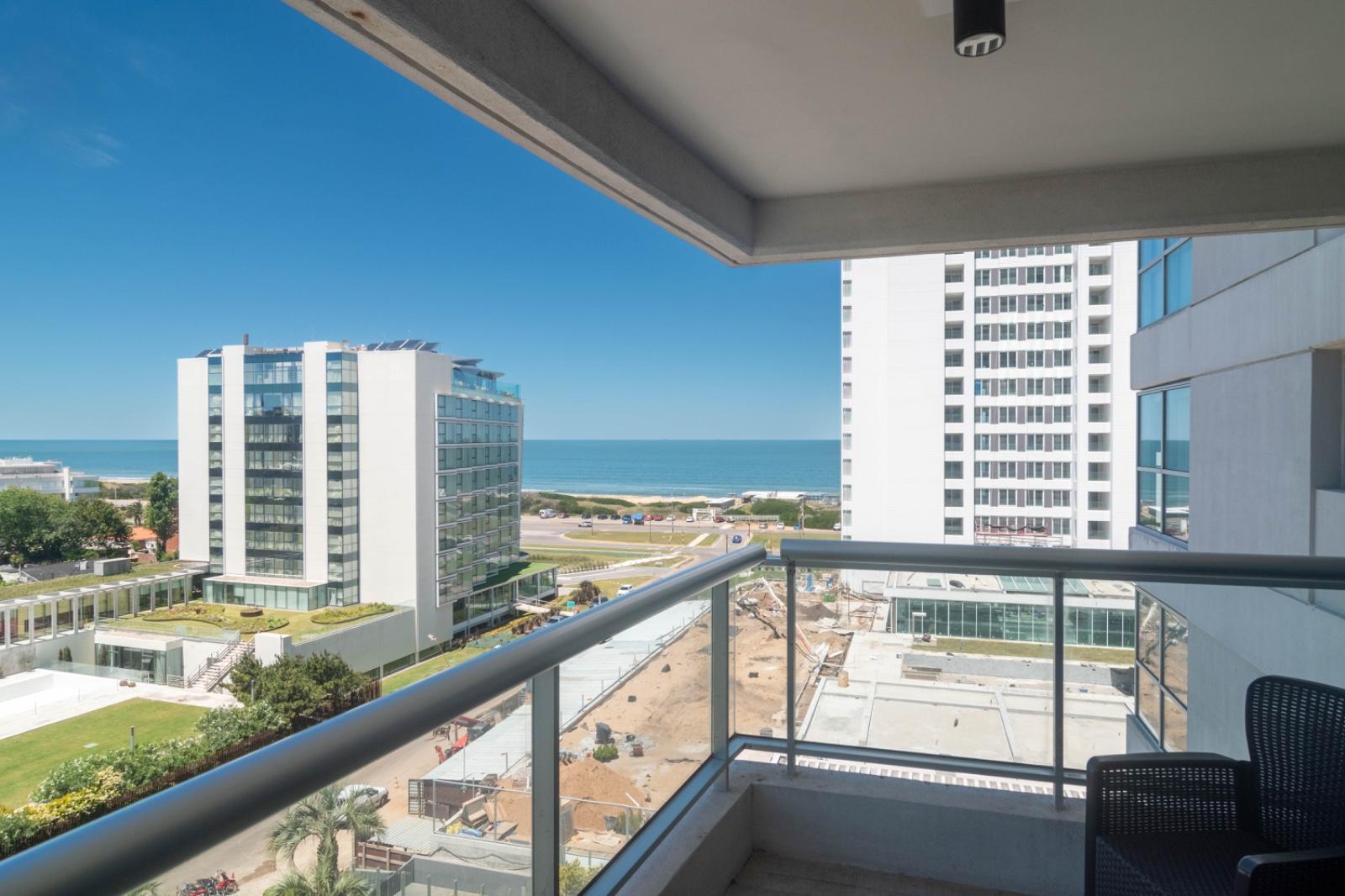 Venta Apartamento 2 Dormitorios y Dependencia Playa Brava, Punta del Este - Ansicht 3