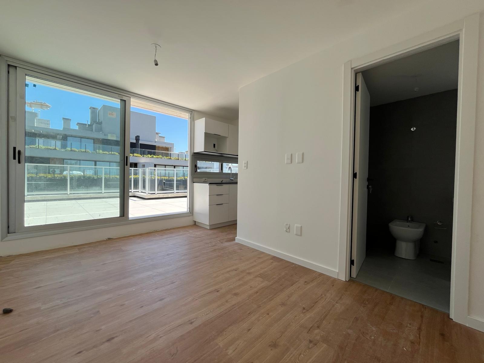 VENTA | APARTAMENTO DE UN DORMITORIO CON PARRILLERO EN PISO 10 - CENTRO - Ansicht 2