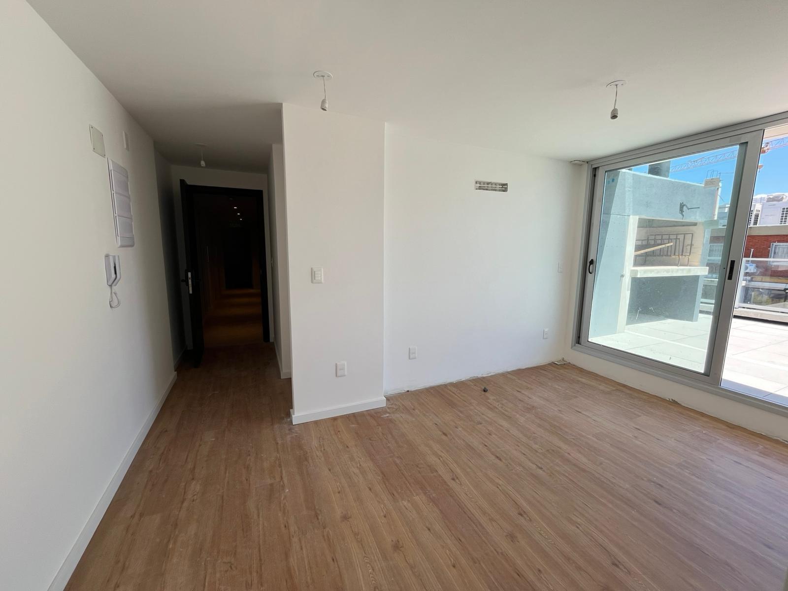 VENTA | APARTAMENTO DE UN DORMITORIO CON PARRILLERO EN PISO 10 - CENTRO - Ansicht 6