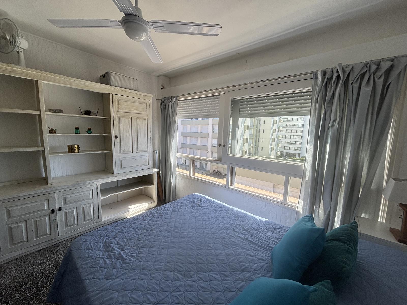 Apartamento en Playa Mansa. Primera linea. Parada 3 - Ansicht 2