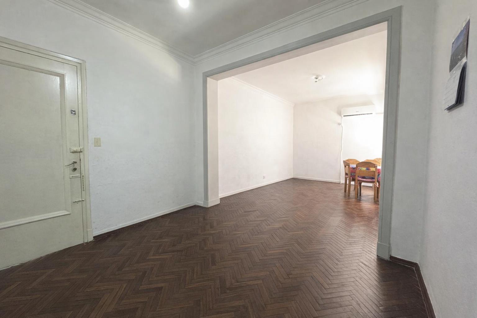 Venta apartamento 3 dormitorios y balcón al frente - Tres Cruces - Ansicht 2