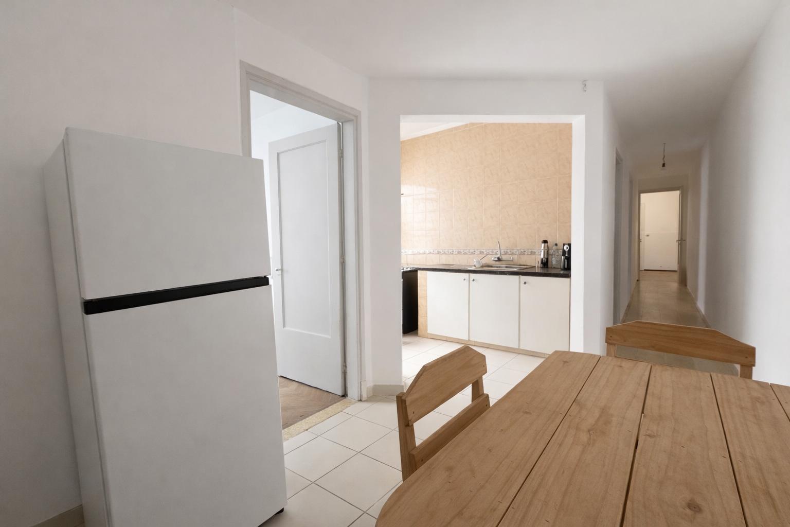 Venta apartamento de dos  dormitorios con patio. Tres Cruces. Alquilado - Widok 6