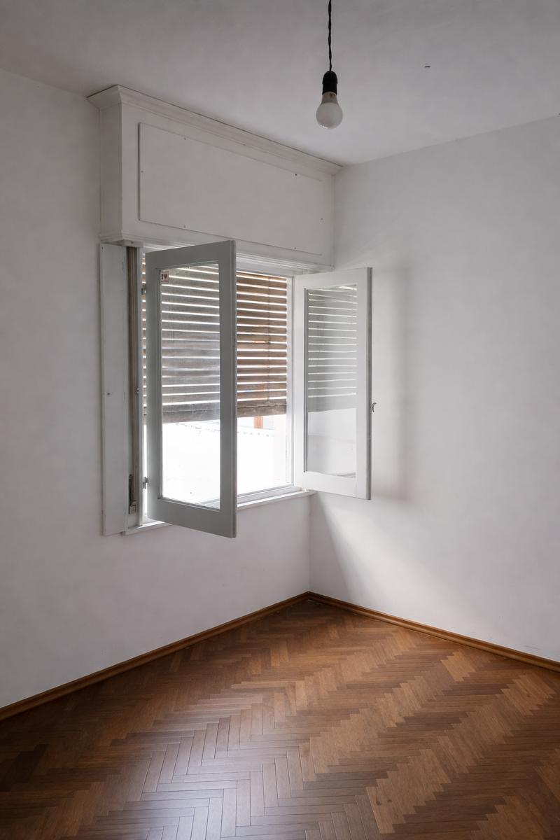 Venta apartamento 3 dormitorios con terraza al frente. Tres Cruces (Alquilado) - Widok 3