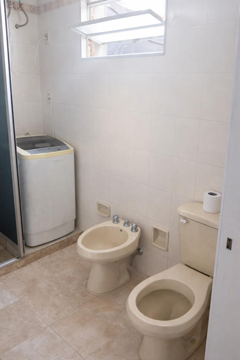 Venta apartamento 3 dormitorios con terraza al frente. Tres Cruces (Alquilado) - Widok 6