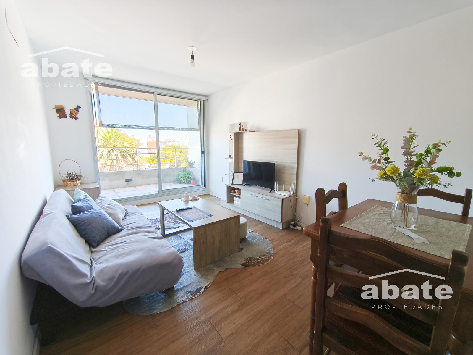 Venta Apartamento 2 dormitorios. Piso 5. Luminoso. - Widok 3