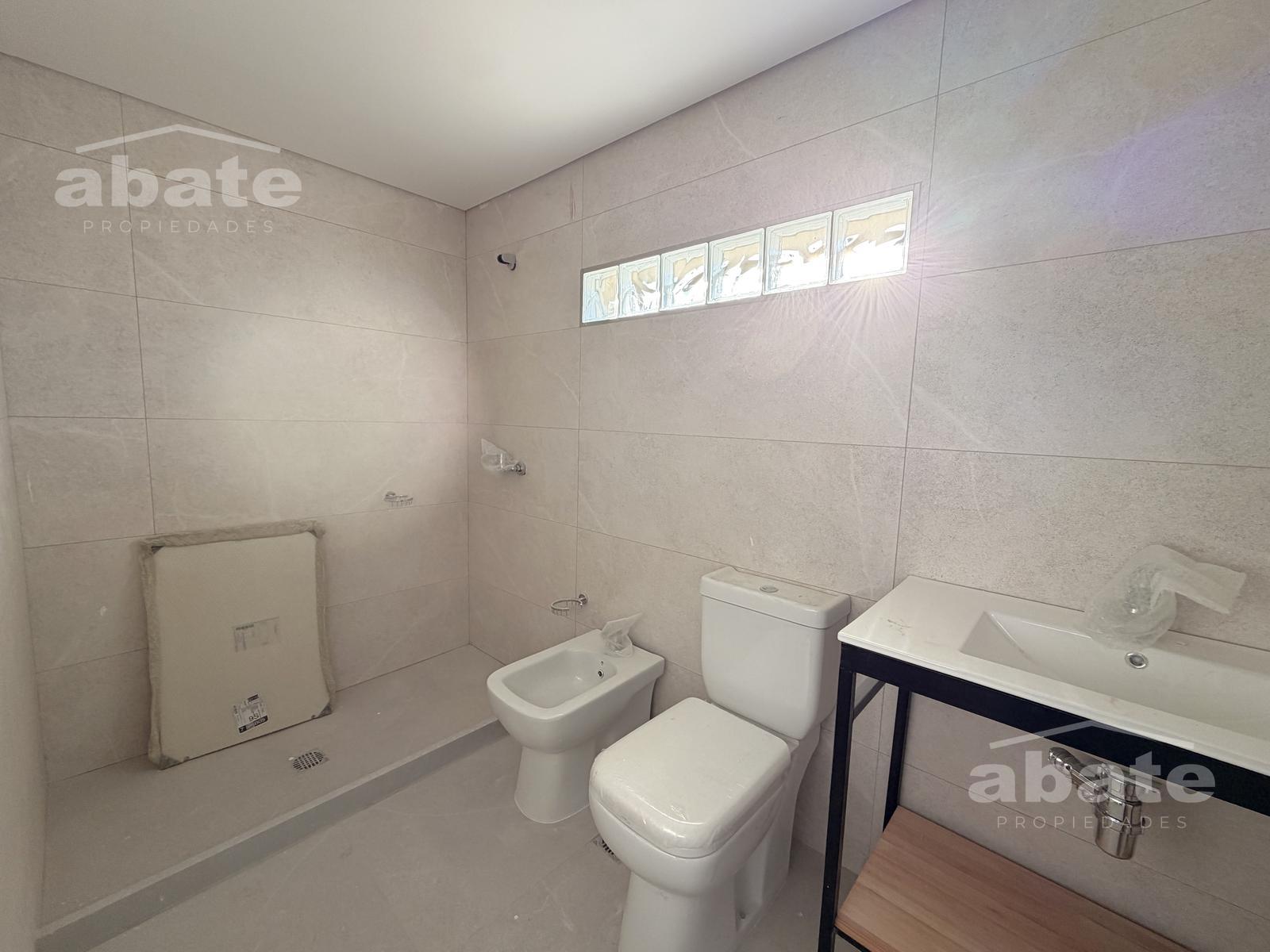 Venta apartamento 1 dormitorio con patio – další