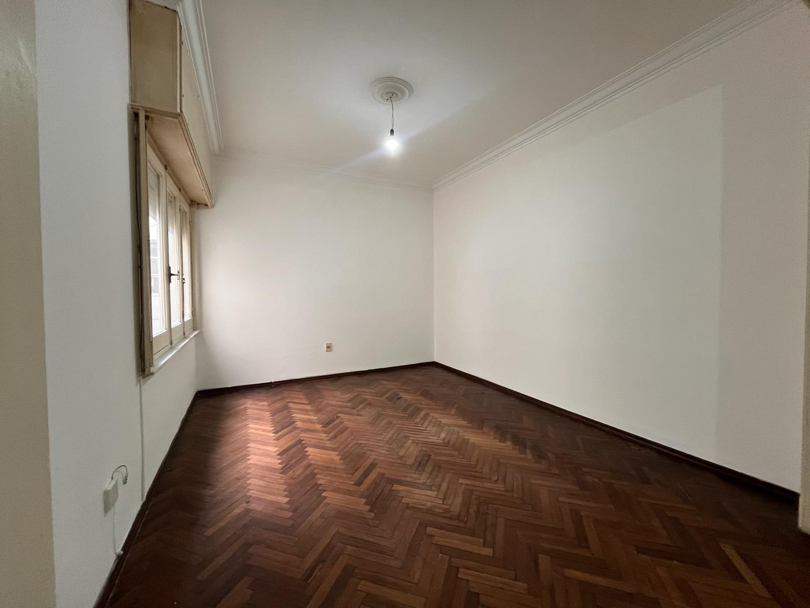 Venta apartamento 3 dormitorios con balcón al frente. Tres Cruces - Ansicht 2