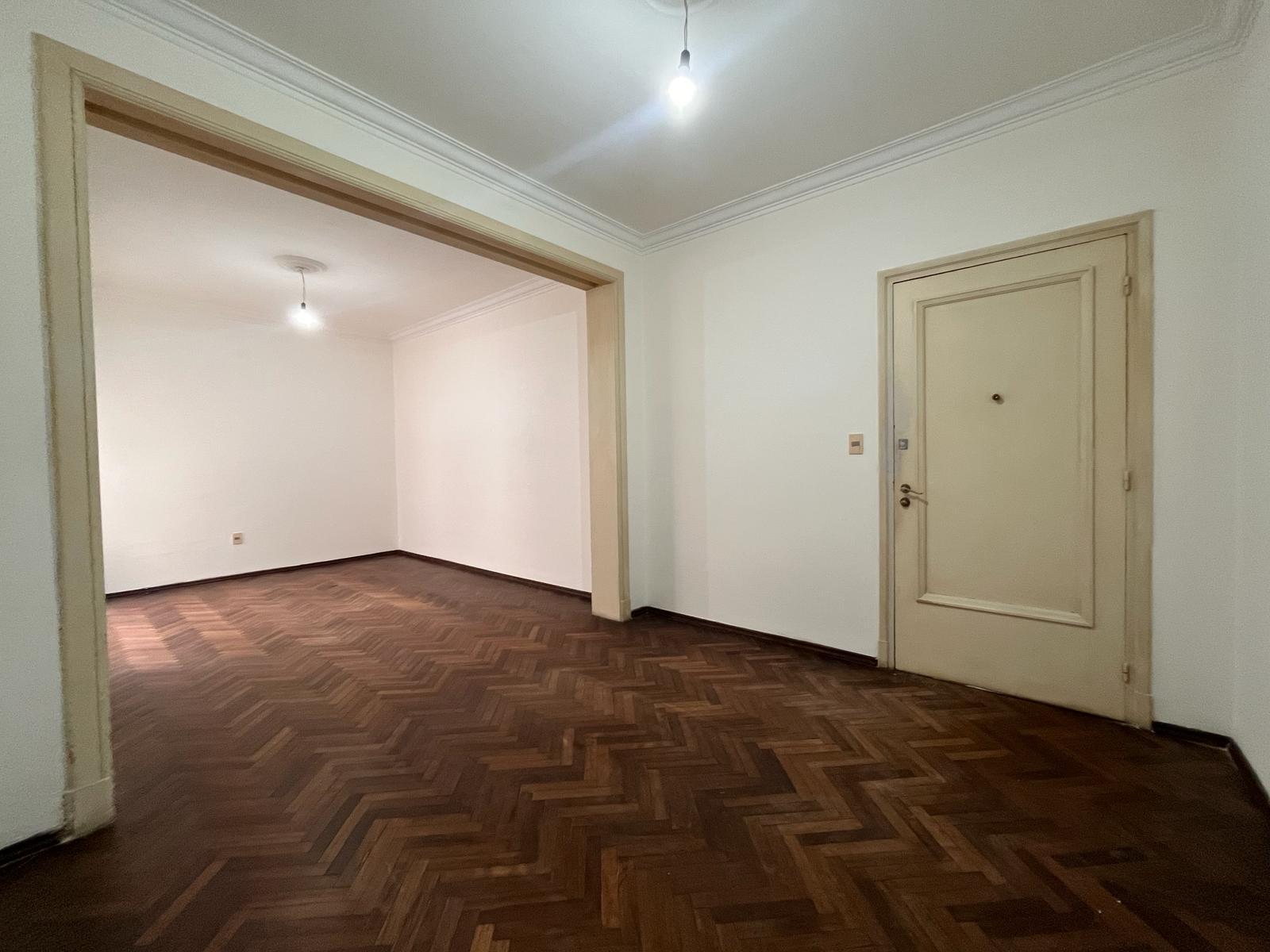 Venta apartamento 3 dormitorios con balcón al frente. Tres Cruces - Ansicht 4