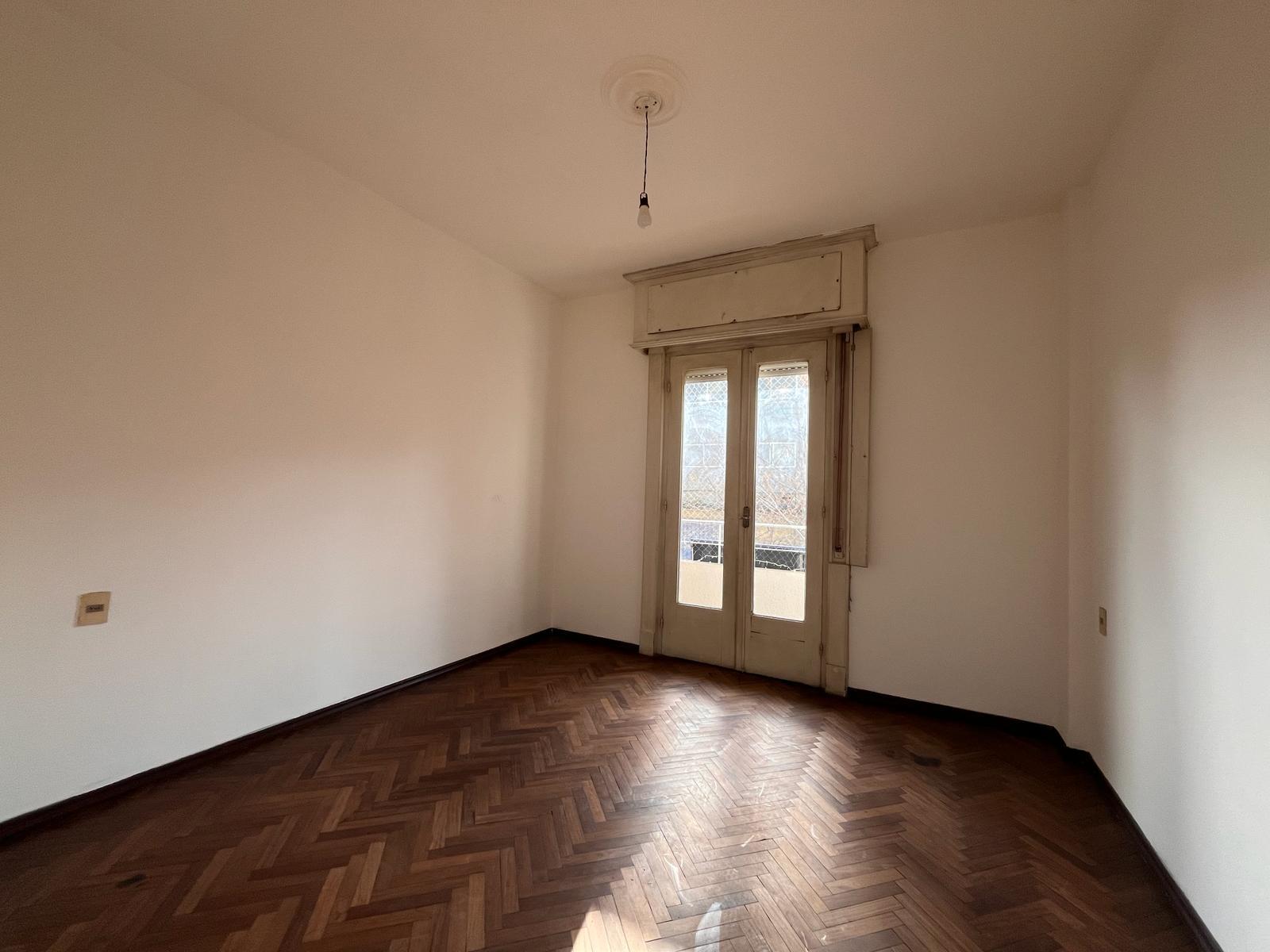 Venta apartamento 3 dormitorios con balcón al frente. Tres Cruces - Ansicht 6