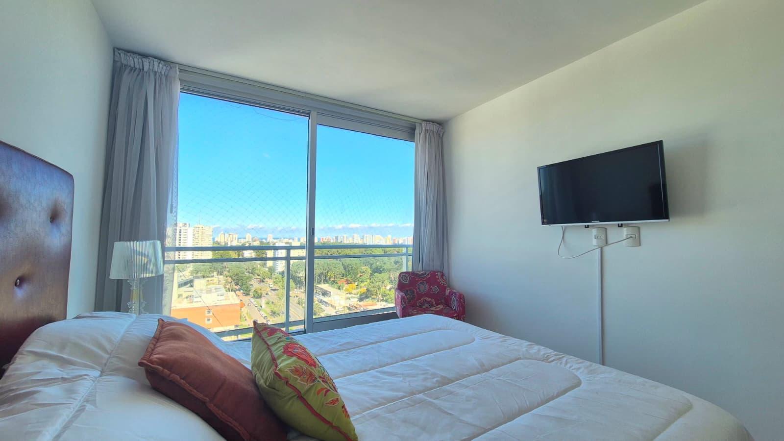 Alquiler Invernal Apartamento 3 Dormitorios con Vista al mar Punta del Este - Vista 3
