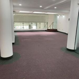 Venta Local Impecable- Tres Cruces Montevideo