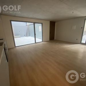 Venta  De Apartamento De  2  Dormitorios Con Patio Y Renta En Barrio Sur