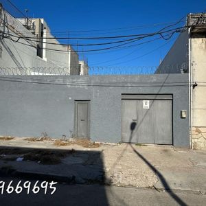 Venta De Terreno En La Blanqueada, Padron Unico De 440 M2. Frente 10 Metros, Altura Max Conts. 16,5 Mts, Fos 80%, Comprendido En Anv Con Beneficios Fiscales.