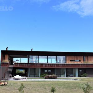 Espectacular Casa En Dos Plantas En Barrio Privado Con Todos Los Amenities  !