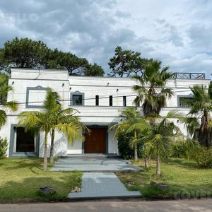Casa En Venta 3 Dormitorios - Playa Brava