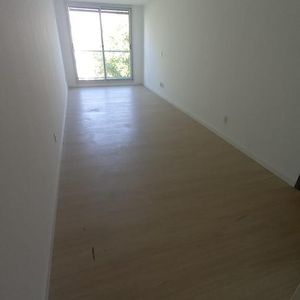 Venta Apartamento De 2 Dormitorios Y Terraza Con Renta En Palermo