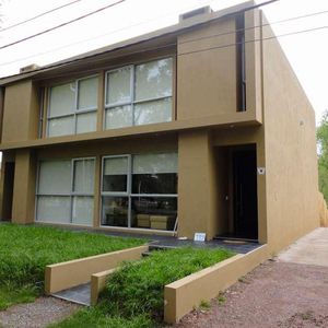 1 - Avenida Mihanovich  100