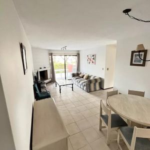 Apartamento - Punta Del Este. 3 Dormitorios Y Garaje Para 2 Autos