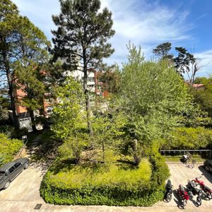Venta Con Renta Apartamento Parque Miramar Tres Dormitorios , Dos Garages, Ammenities Bilu