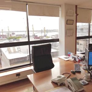 Oficina En Venta 120 M2 Ciudad Vieja Vista Puerto