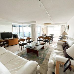 Increíble Departamento En Beverly Tower A La Venta, Punta Del Este   