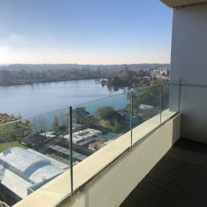 Venta Apartamento Carrasco, Dos Dormitorios, 3 Garages Con Renta