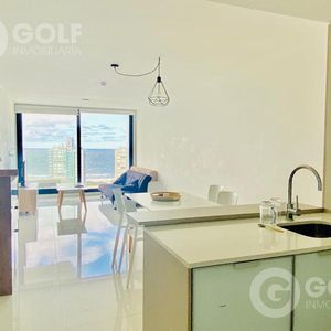 Vendo Apartamento De 1 Dormitorio Equipado   Con Garaje En Edificio De Categoria, Pta Del Este