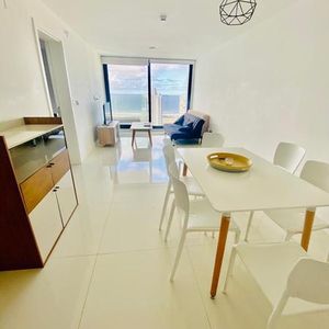Vendo En Edificio De Categoria  Apartamento De 1 Dormitorio Equipado   Con Garaje  Pta Del Este