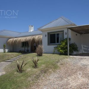 Alquiler Casa 4 Dormitorios Barrio Cerrado Pinar Del Faro, José Ignacio