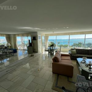 Departamento En Playa Mansa Frente Al Mar 