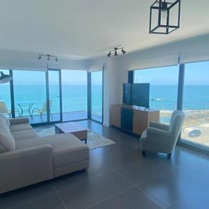 Apartamento - Peninsula. Frente Al Mar. 3 Dormitorios Y Parrillero De Uso Exclusivo