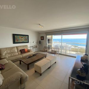 Piso Alto, Vista Al Mar, Parrillero, 3 Dormitorios Mas Dependencia. Playa Mansa