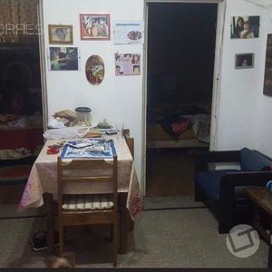 Apartamento - 1er Piso Por Escalera. Para Invertir Y Refaccionar. Gc $2.500.