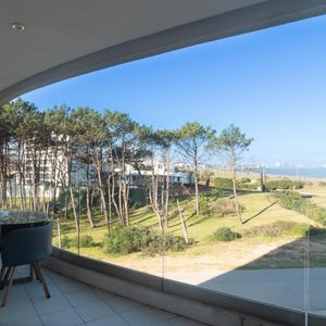 Alquiler Anual Un Dormitorio En Primera Linea De Playa Mansa En Punta Del Este