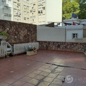 Apartamento - Pocitos - Patio De 70 Metros, De Categoria, Garage