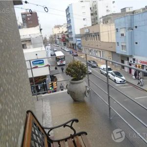 Apartamento - Centro - Lindo, Al Frente, Amplio, Punto Estratégico, G.C: $ 13300