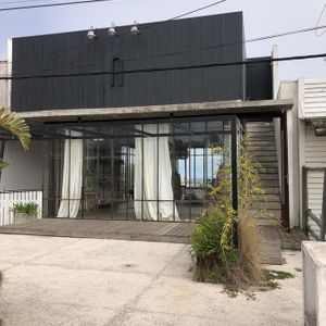 Local - La Barra