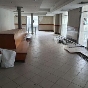 Sarandi Proximo A Bartolomé Mitre, 180 M2 !!