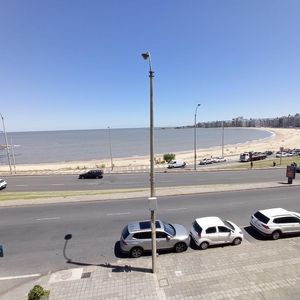 Apartamento - Rambla Y Pereira De La Luz, 200 M2 , Gge * 2 , Box , Reciclado !!