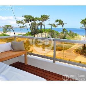 Frente Al Mar