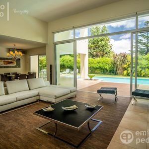 Venta Casa 4 Dormitorios En Suite Playa Mansa Punta Del Este Barrio Cerrado