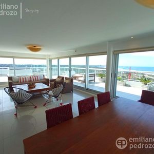 Venta Pent-house Playa Brava 3 Dormitorios En Suite Mas Dependencia Gran Terraza Vista Al Mar