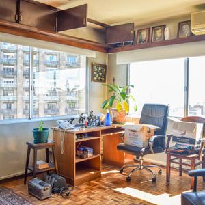 Escritorio En Venta, Con Garaje.